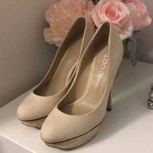 Aldo cream color pumps, size 8